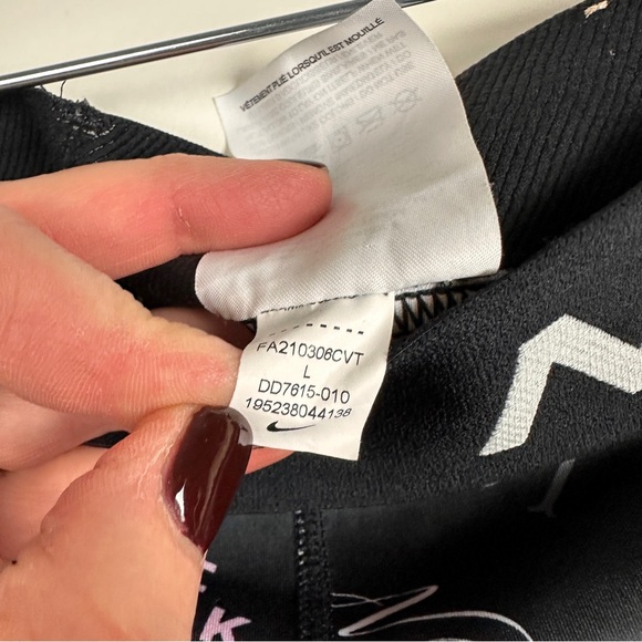 Nike Pro shorts youth Large black/ logo - Picture 3 of 4